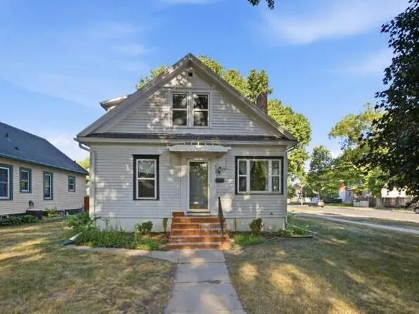 403 14th St S, Fargo, ND 58103
