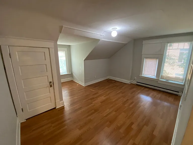 621 S Adams St — Photo 4