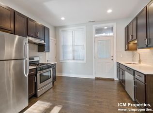 1952 W Nelson St #2F, Chicago, IL 60657