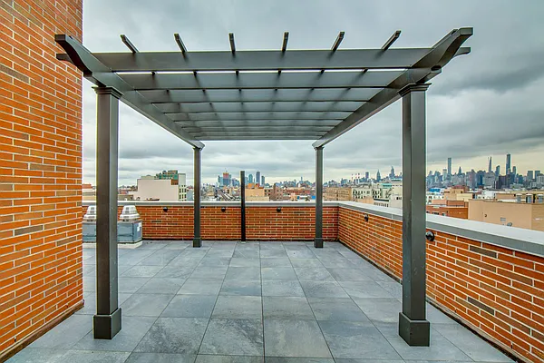 Rented by Bouklis Group | media 11