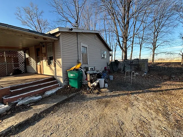 2618 E Garfield Ave — Photo 2