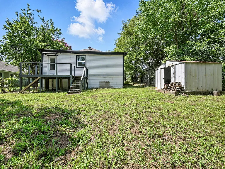903 Baker St — Photo 12
