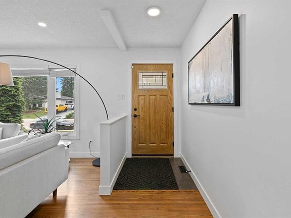 4th image of 20 S Mapleburn Dr SE