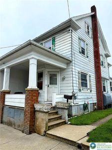 213 W Main St, Pen Argyl, PA, 18072