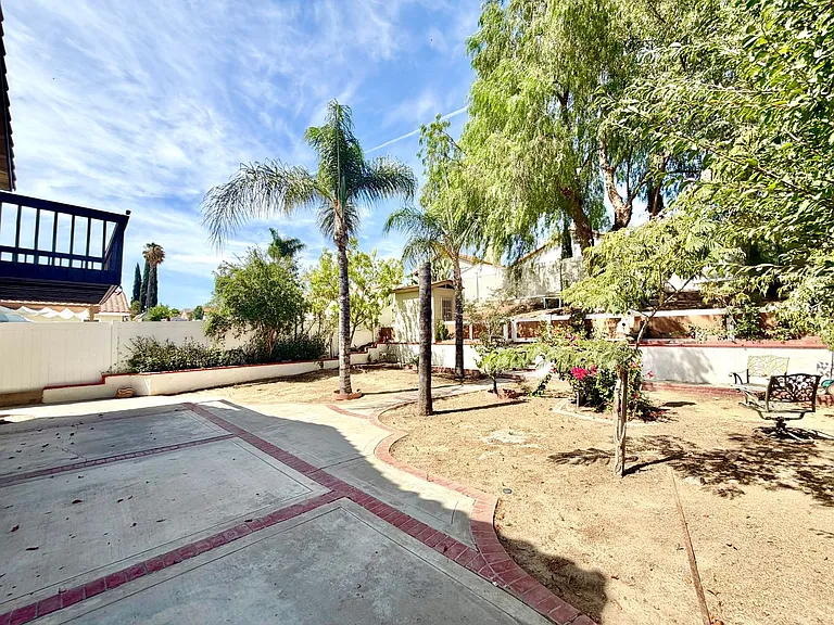 25188 Via Las Lomas — Photo 43