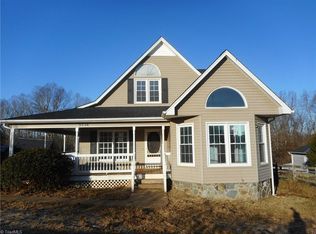 5714 Rolling Meadows Rd, Randleman, NC 27317