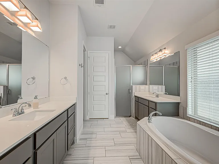 3510 Auburn Creek Cir — Photo 17