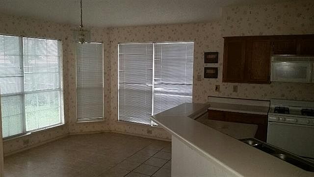 1st image of 903 Bray St