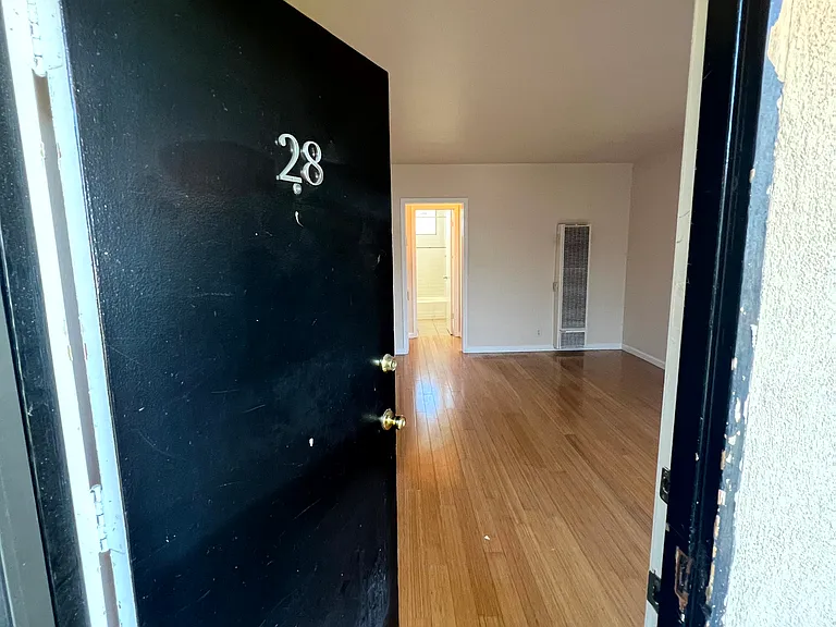 2637 Centinela Ave — Photo 27