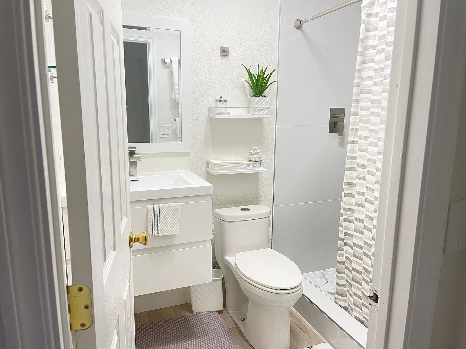 6332 Klamath Dr — Photo 1