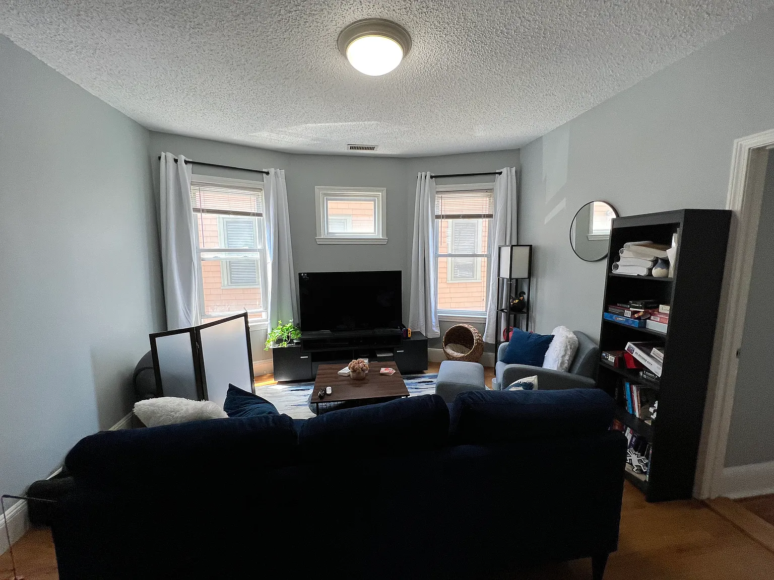 3 bed, 1111 sqft, $4,000 — Photo 3