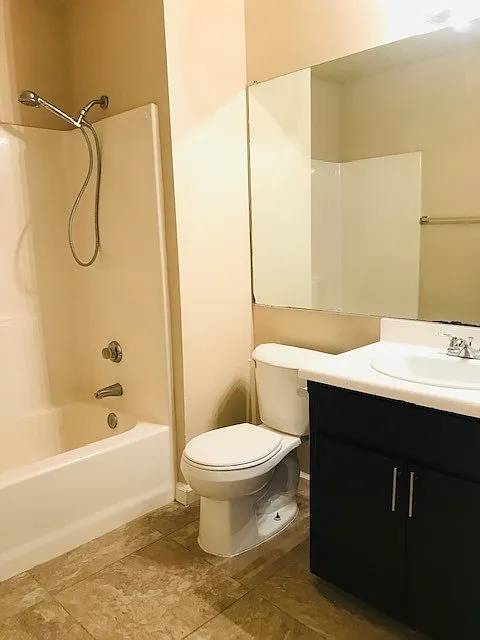 JA2702 — Photo 2