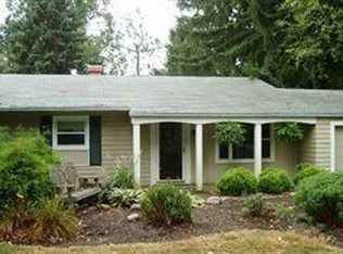8491 Summit Dr, Chagrin Falls, OH 44023