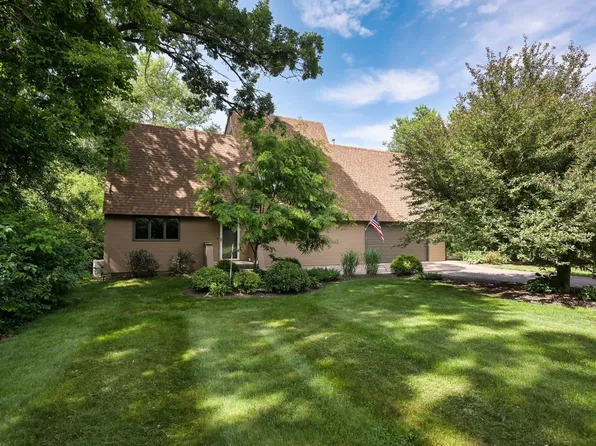 2410 Lisbon Ave N, Lake Elmo, MN 55042
