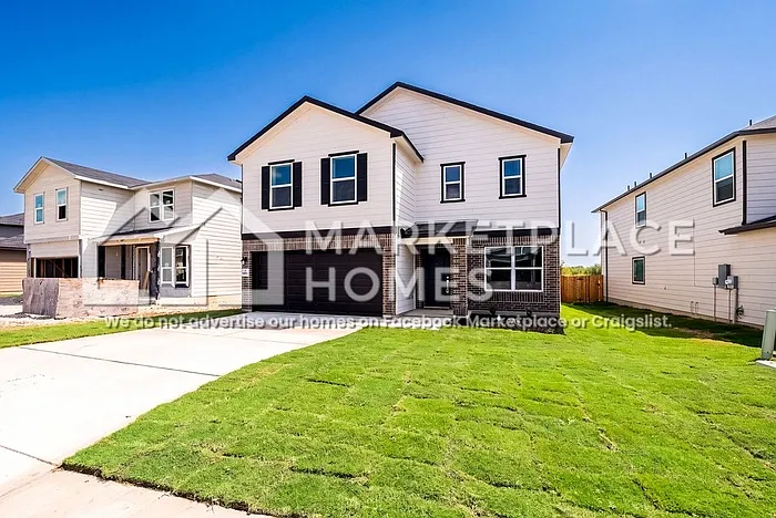 6 bed, 3.5 bath, 2968 sqft, $2,000 — Photo 3