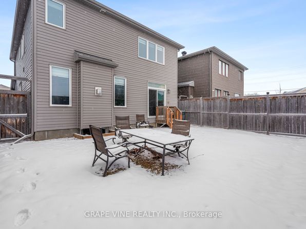 46 Knockaderry Cres, Ottawa, ON K2J 6G8