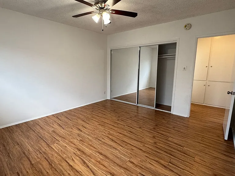 6632 Darby Ave — Photo 13