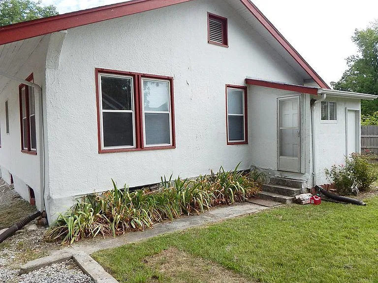 1408 Pratt St — Photo 4
