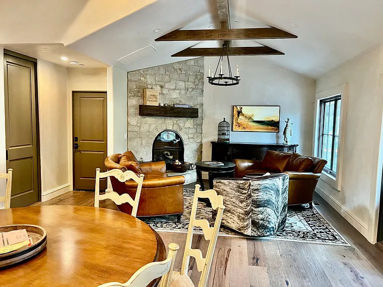 7027 Valley Knoll Rd — Photo 11