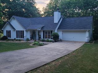 6550 Silver Dr, Cumming, GA 30028