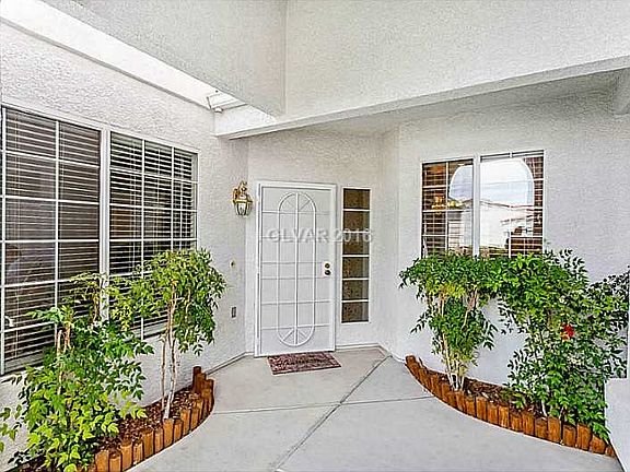 2nd image of 4871 Cliff Crest St