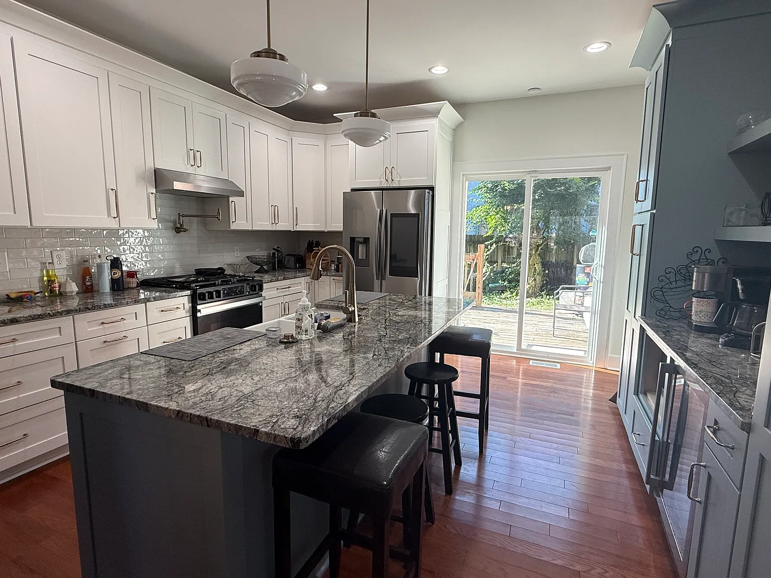 4 bed, 2.5 bath, 3100 sqft, $2,800 — Photo 4