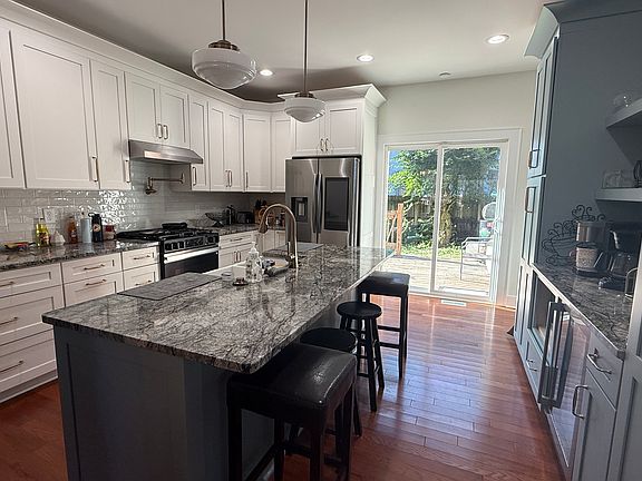4th image of 3547 Central Ave