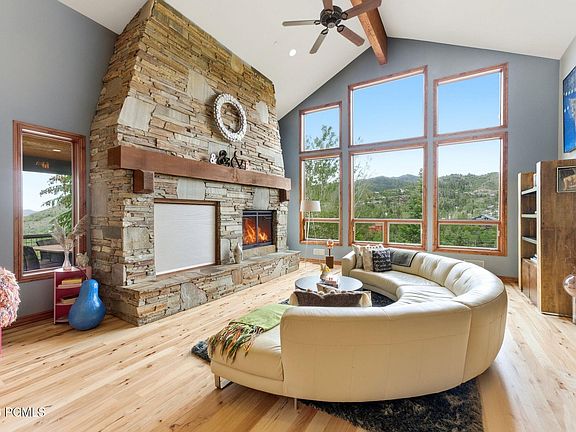 5th image of 3702 Sunridge Dr
