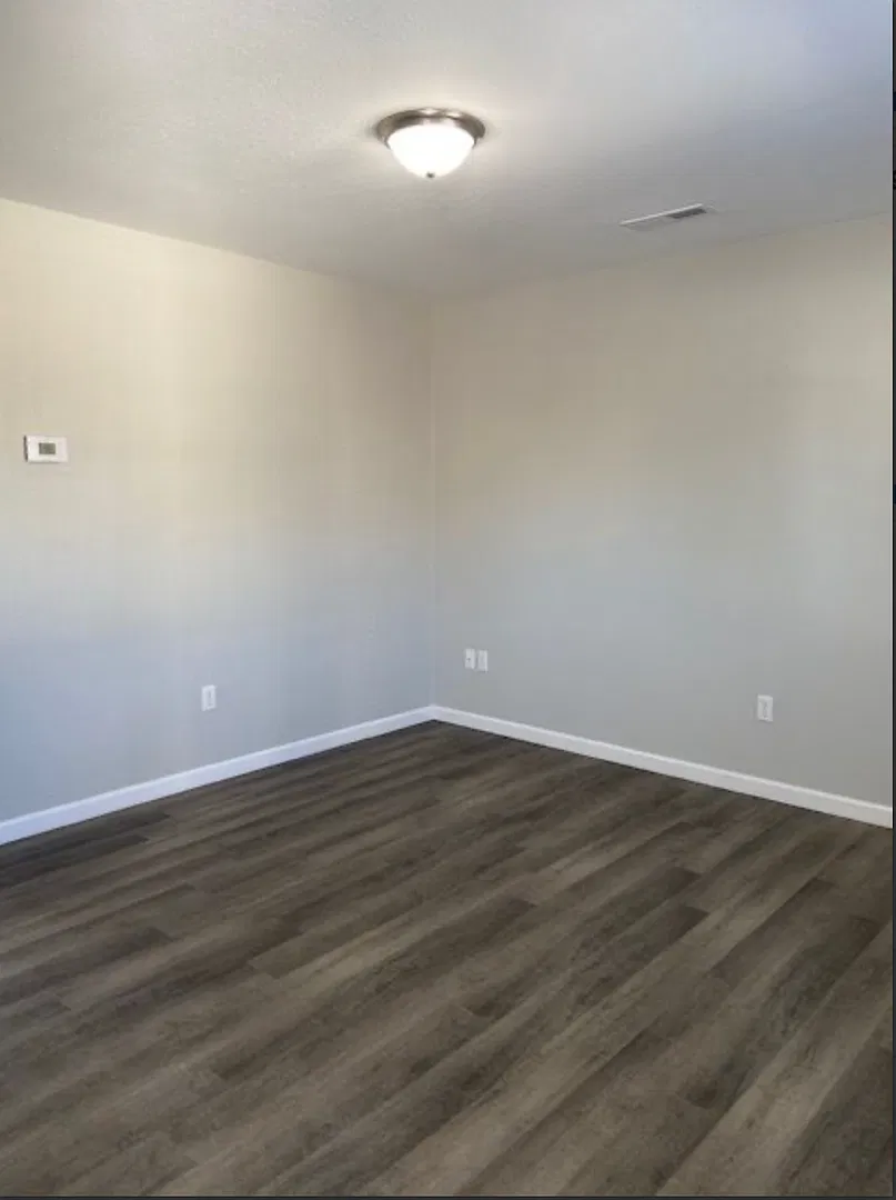 2620 Hickman Road — Photo 3