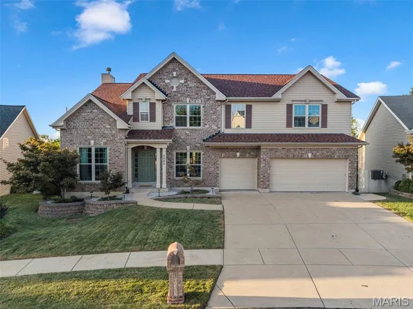 1045 Hawkins Bend Dr, Fenton, MO 63026
