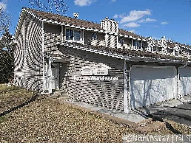 301 Kathy Ln NE — Photo 1