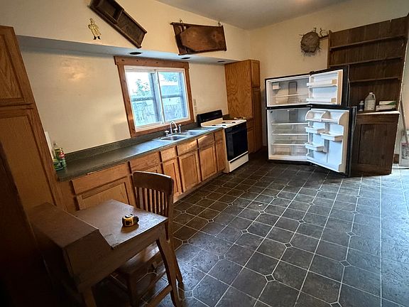 4th image of 1313 E Scott St