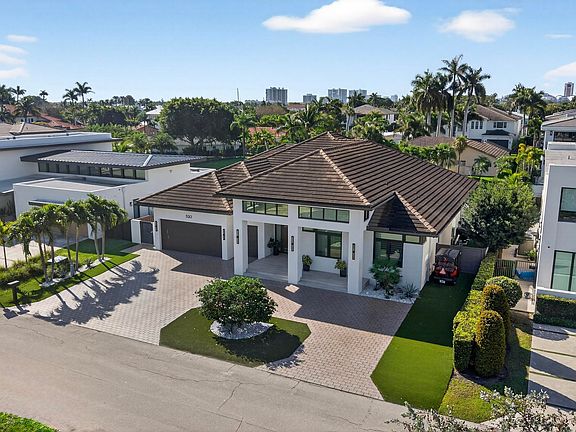 3rd image of 520 Golden Harbour Drive