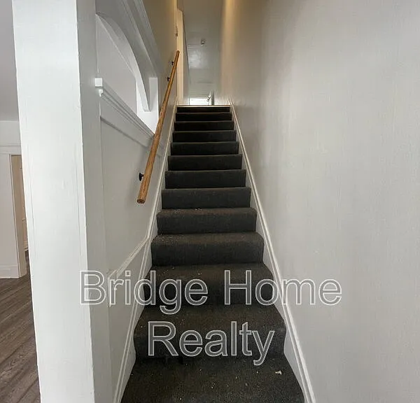 136 S Spring Ave — Photo 6