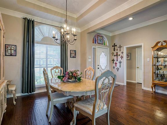 5th image of 2607 Woodbridge Trl