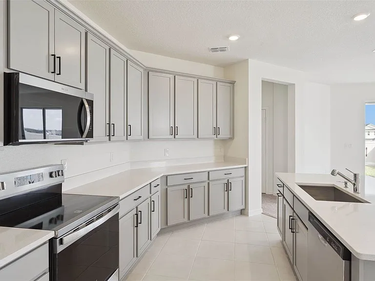 338 Ridgemark Ave — Photo 9