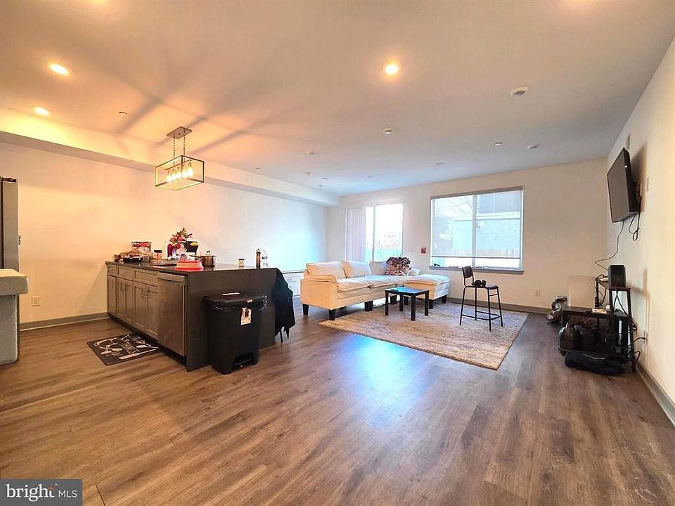 1st image of 413 W Berks St #1