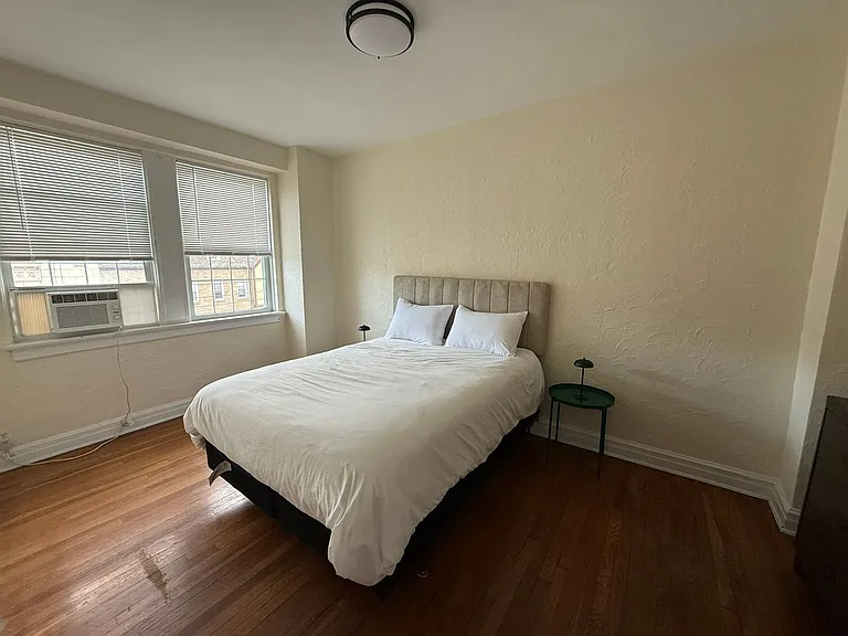 New King Edward Apartments — Photo 373