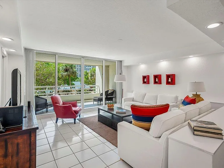 4201 N Ocean Blvd #203 — Photo 7