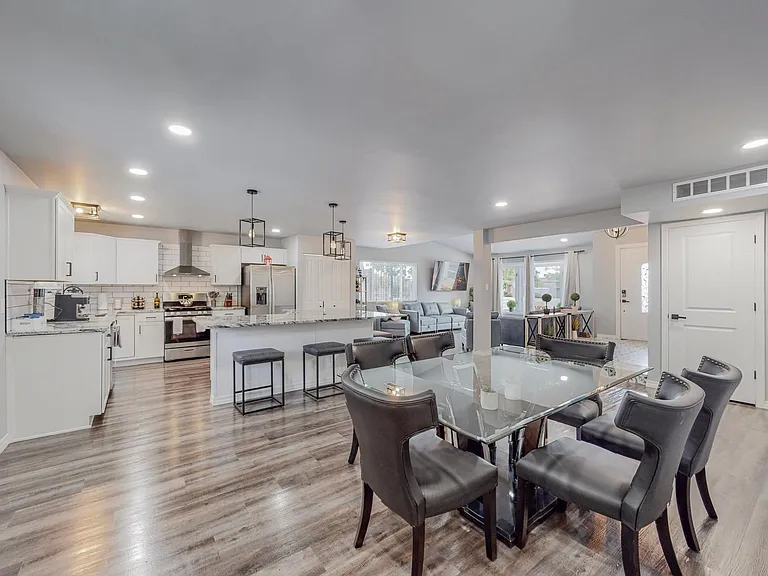 6830 Louisiana Blvd NE — Photo 49