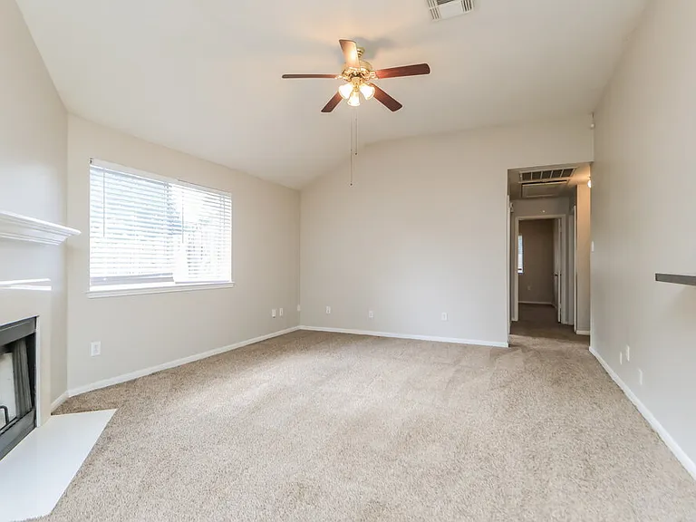 12119 Bowsman Dr — Photo 3