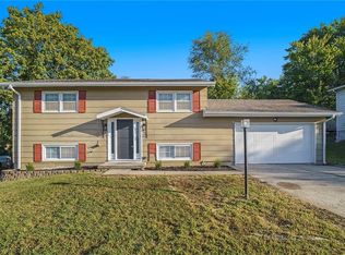 1203 Crest Dr, Pleasant Hill, MO 64080