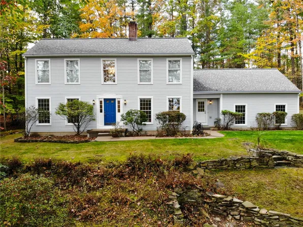 48 S Oakwood Dr, Painted Post, NY 14870