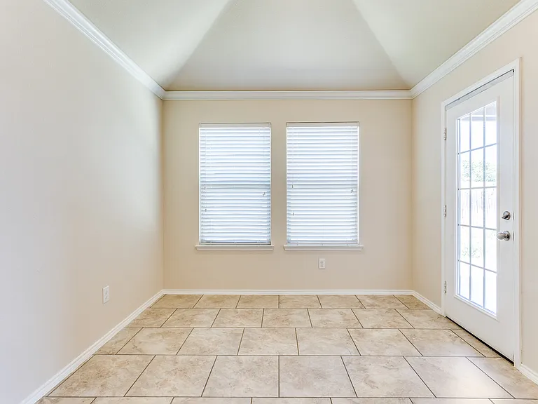 520 Pollyann Trl — Photo 9