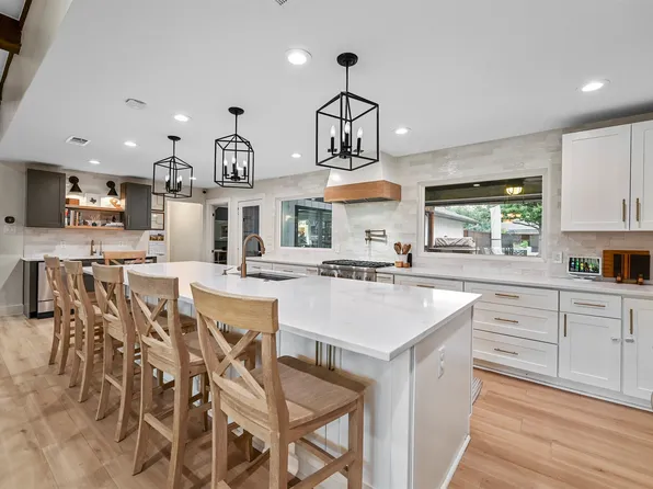 2725 Wagonwheel Dr, Carrollton, TX 75006