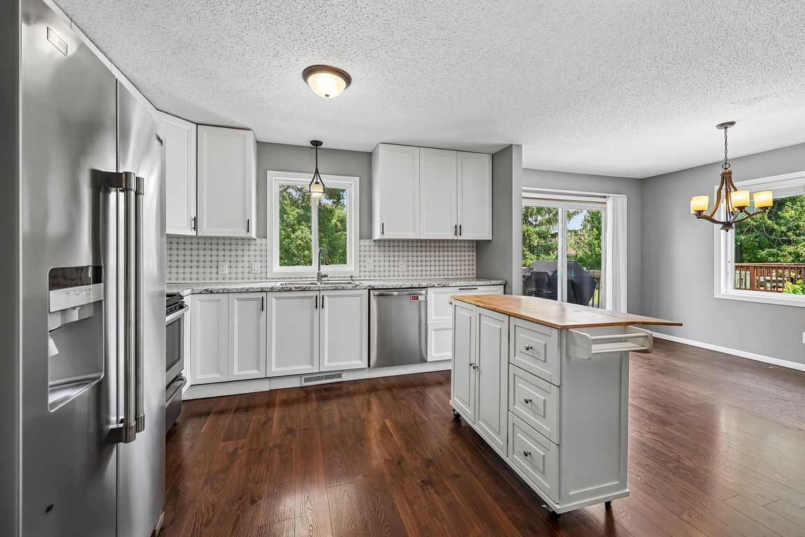 - 905 Walnut St-S2207-007.jpg