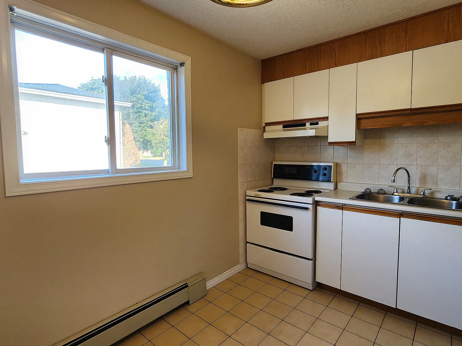 1 bed, 700 sqft, $1,380 — Photo 1