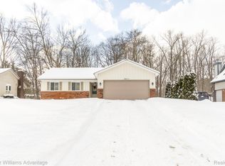 3871 Cheryl Dr, Commerce Township, MI 48382