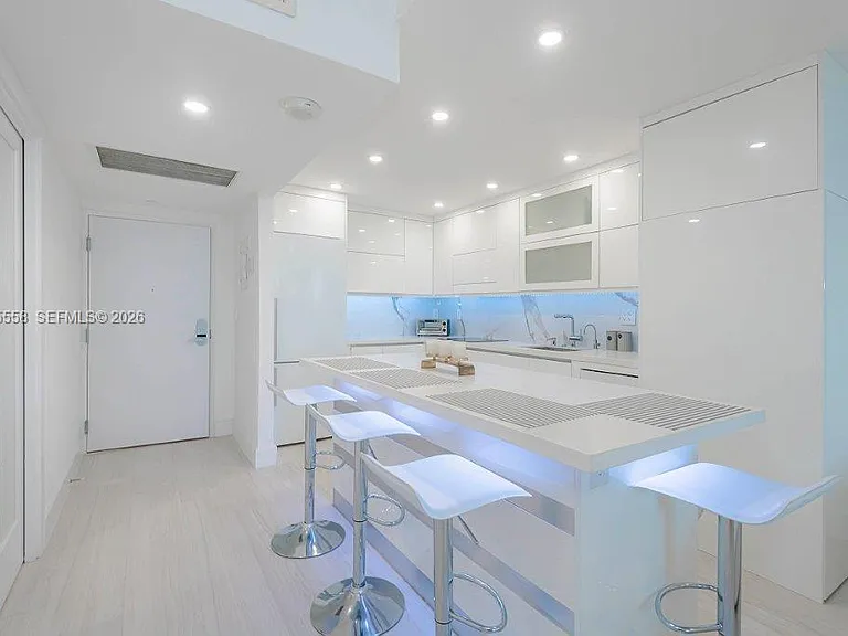 2301 Collins Ave #811 — Photo 16
