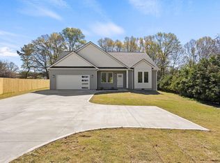 195 Pine Dr, Greer, SC 29651